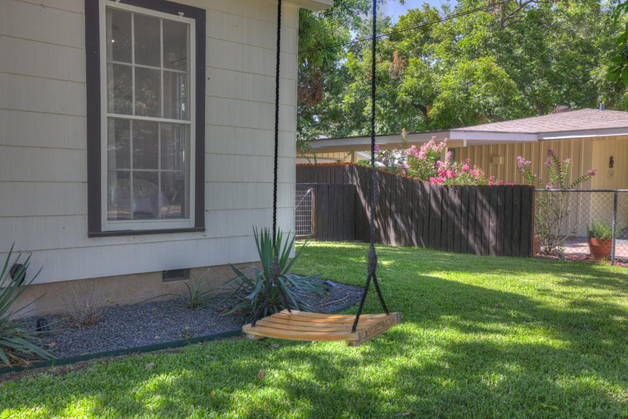 Southern Charm - Near Main With Hot Tub Fredericksburg Dış mekan fotoğraf
